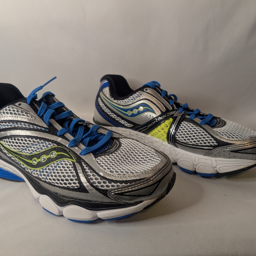 NIB Saucony Progrid Omni 11 Men's Size 8 Running Shoe